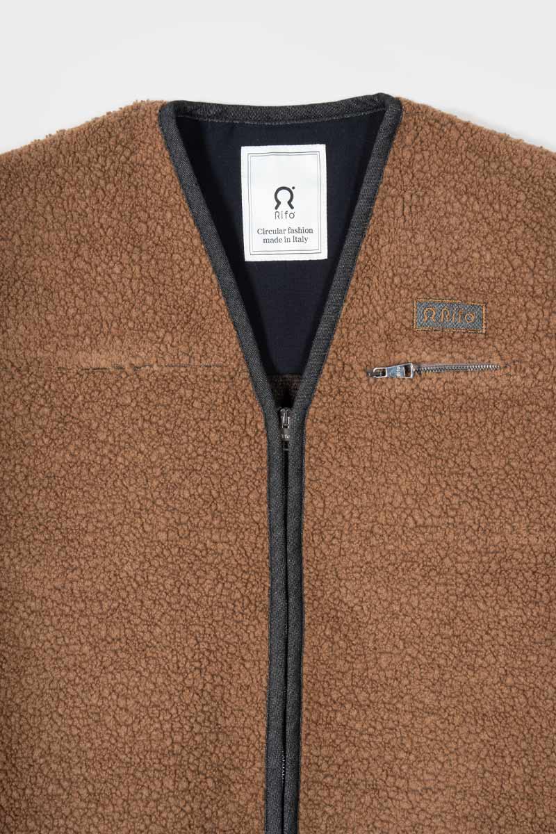 Gilet Pile Donna Uomo Lana Riciclata Andrew - Rifò Lab Moda circolare made in Italy
Beige Sughero