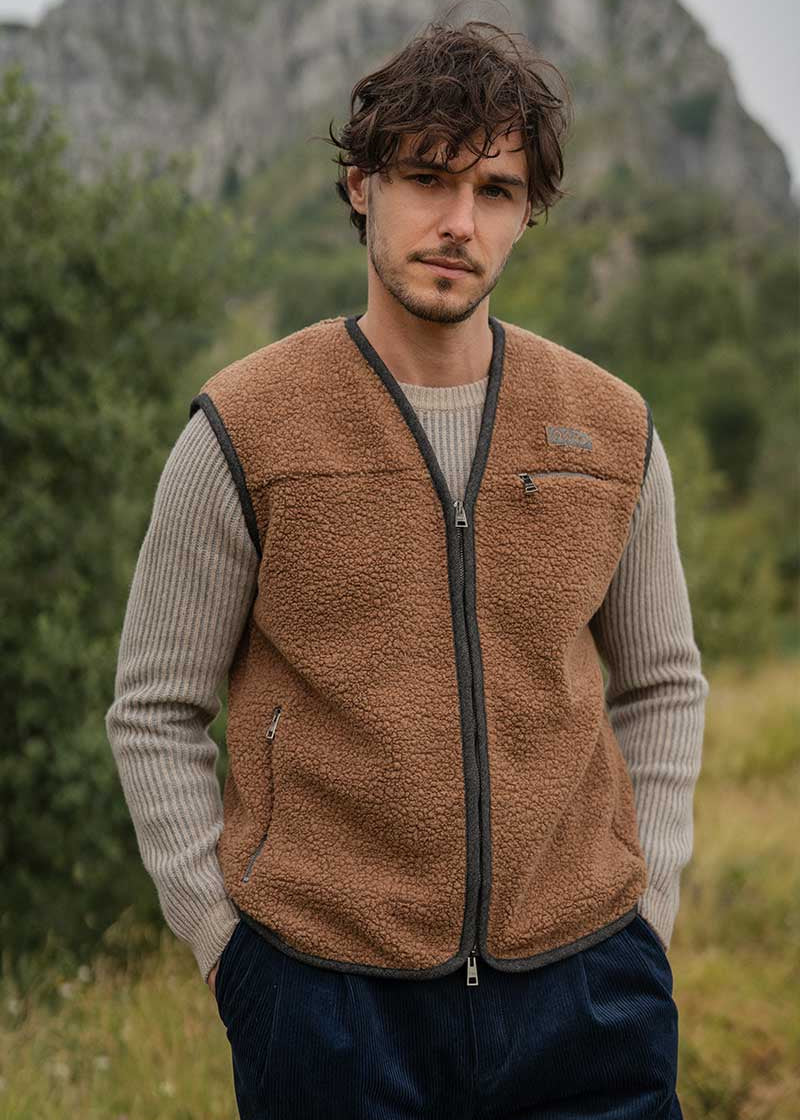 Gilet Pile Donna Uomo Lana Riciclata Andrew - Rifò Lab Moda circolare made in Italy
Beige Sughero
