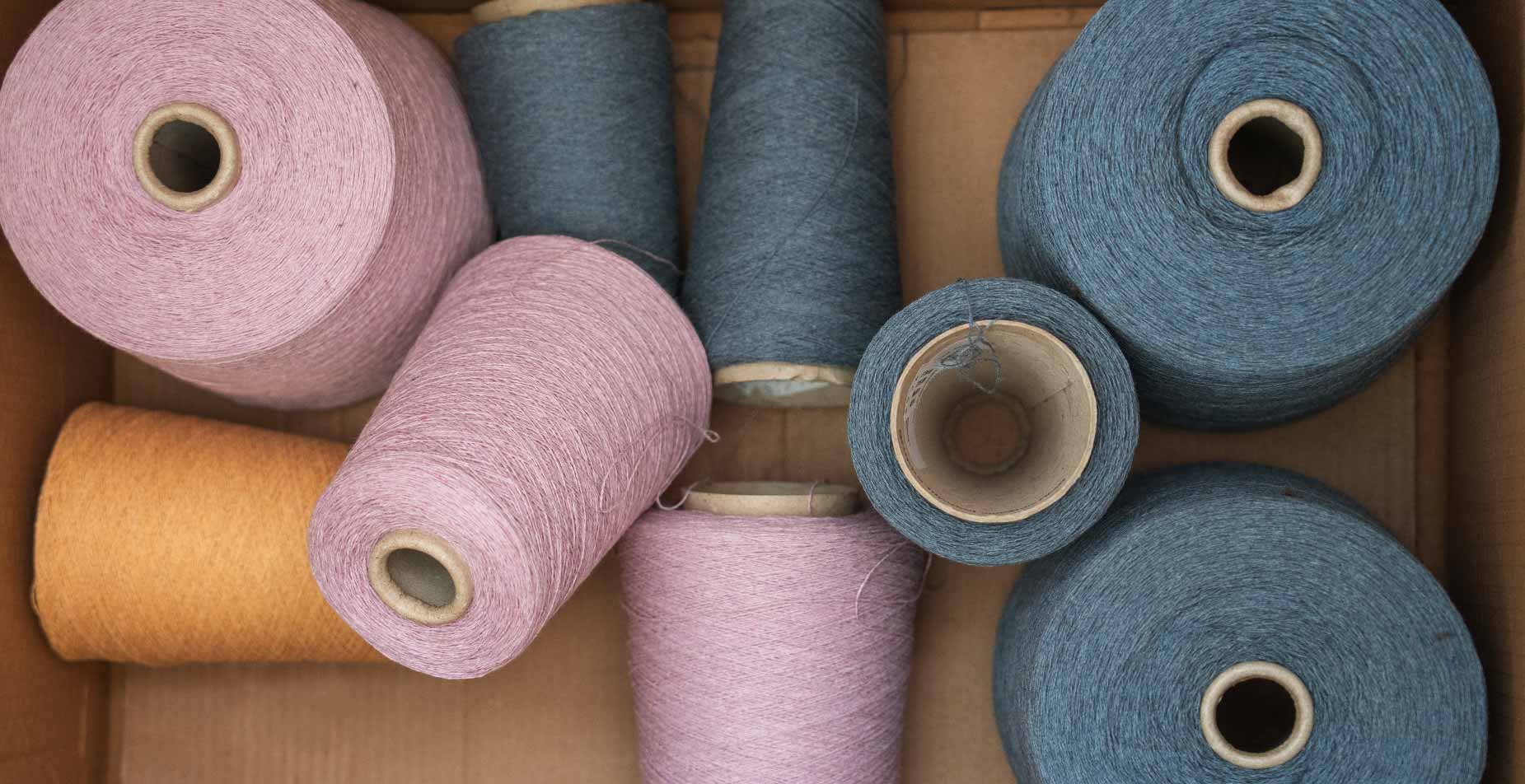 Accessori e abbigliamento Zero Waste e Dead Stock - Rifò

Accessori e abbigliamento fatti con scarti della produzione di Rifò. Prendiamo i pezzi di tessuto avanzati e gli diamo una nuova vita per una moda circolare!