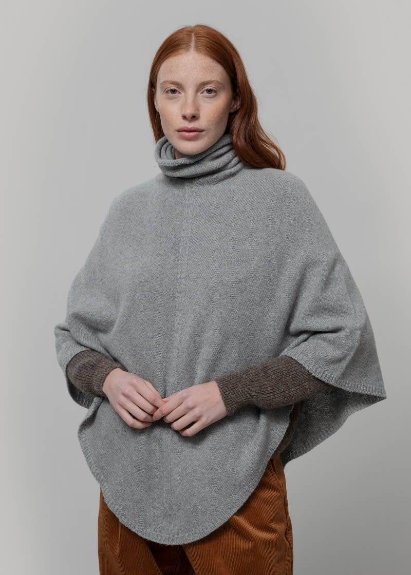 Poncho Collo Alto Donna Invernale Cashmere Elisabetta - Rifò Lab Moda circolare made in Italy
Grigio calce
