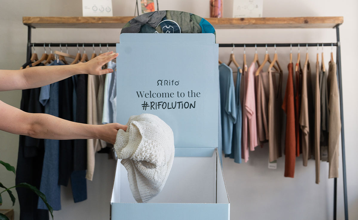 Box Raccolta abiti usati: quali materiali e come dargli nuova vita attraverso il riciclo - Rifò Lab Moda circolare made in Italy