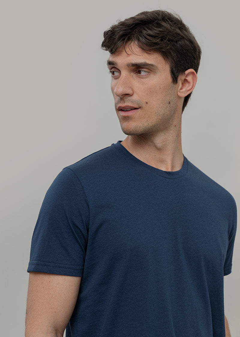 Blu Balena | tshirt cotone uomo organico e cotone rigenerato Elio