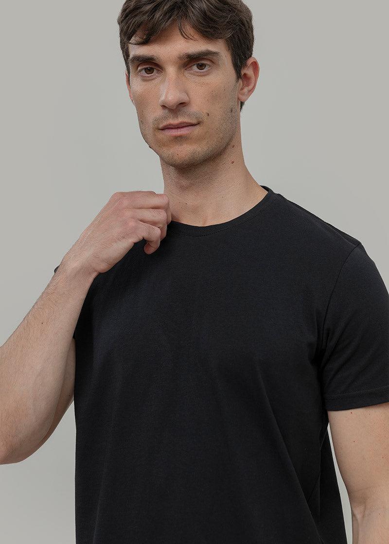 Nero Corvino | tshirt cotone uomo organico e cotone rigenerato Elio
