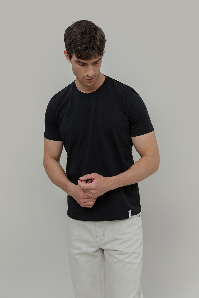Nero Corvino | tshirt cotone uomo organico e cotone rigenerato Elio