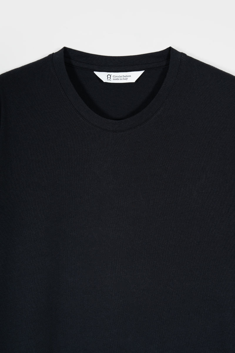 Nero Corvino | tshirt cotone uomo organico e cotone rigenerato Elio