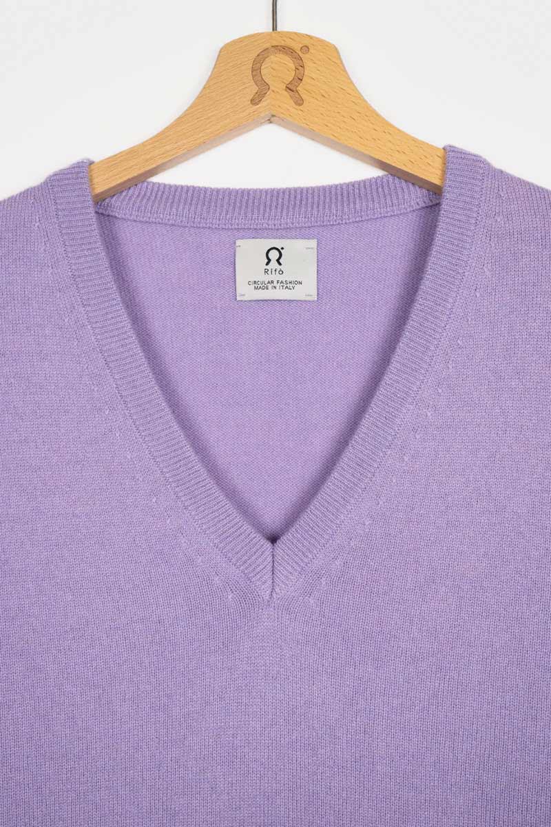 Viola Glicine | maglia light cashmere rigenerato scollo V
