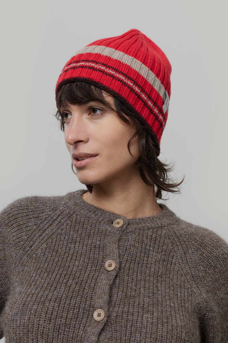 Cappello Cashmere Beanie Invernale a Righe Rosso Mira - Rifò Lab Moda circolare made in Italy