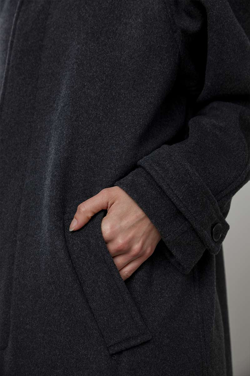 Cappotto Lungo Donna Lana Rigenerata Helga Grigio Scuro - Rifò Lab Moda circolare made in Italy 