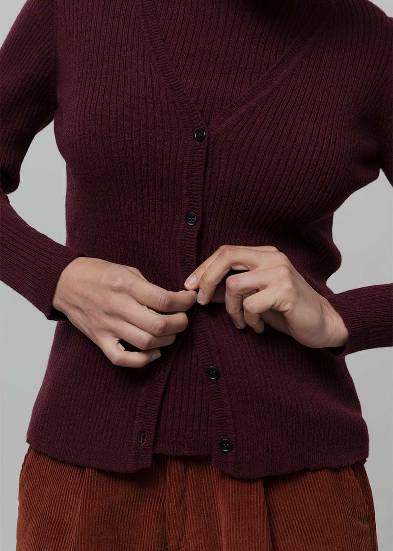 Cardigan con Bottoni Donna Lana Extrafine Sonia  - Rifò Lab Moda circolare made in Italy
Viola Uva