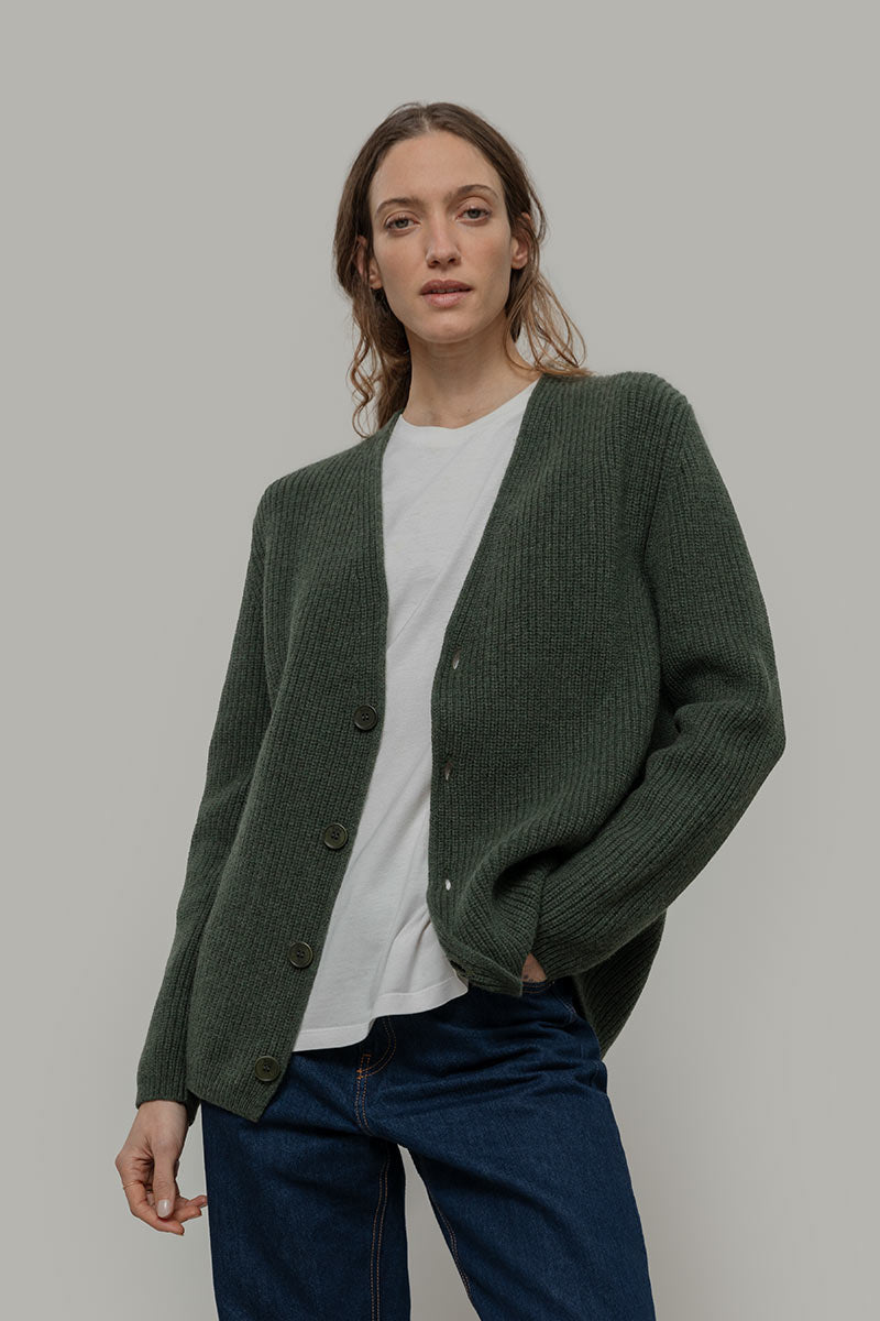 Cardigan Unisex Lana Rigenerata Cleto Verde Foresta - Rifò Lab Moda circolare made in Italy