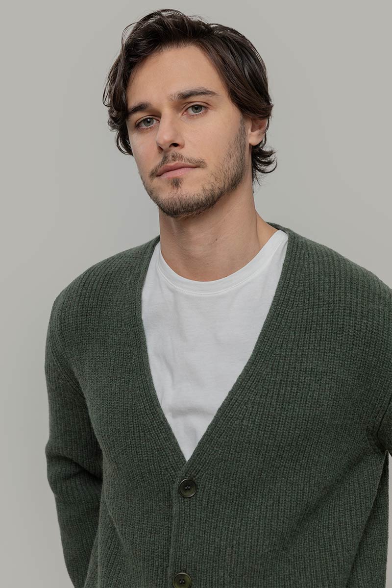 Cardigan Unisex Lana Rigenerata Cleto Verde Foresta - Rifò Lab Moda circolare made in Italy