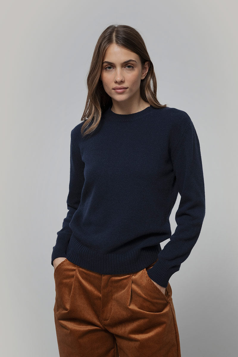 Maglia Donna Cashmere Rigenerato Edda Blu Mora - Rifò Lab Moda circolare made in Italy
