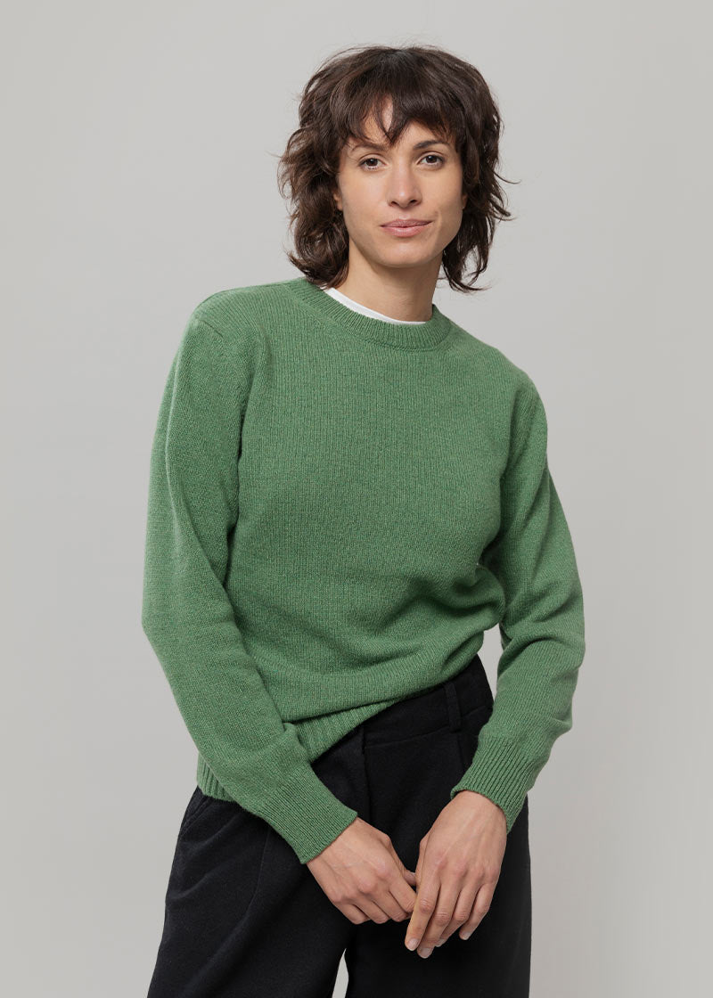 Maglia Donna Cashmere Rigenerato Edda Verde Bietola - Rifò moda circolare made in Italy