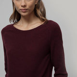 Maglia Donna Lana Extrafine Riciclata Francesca  - Rifò Lab Moda circolare made in Italy 
Viola Uva
Maglione da donna in 100% lana extrafine riciclata blu, solo 170 gr, traspirante e leggero come una seconda pelle. Scegli la moda made in Italy di Rifò!
