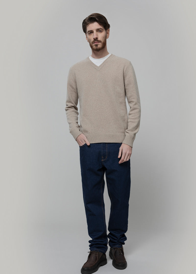 maglia-scollo-V-uomo-cashmere-rigenerato-flavio-11