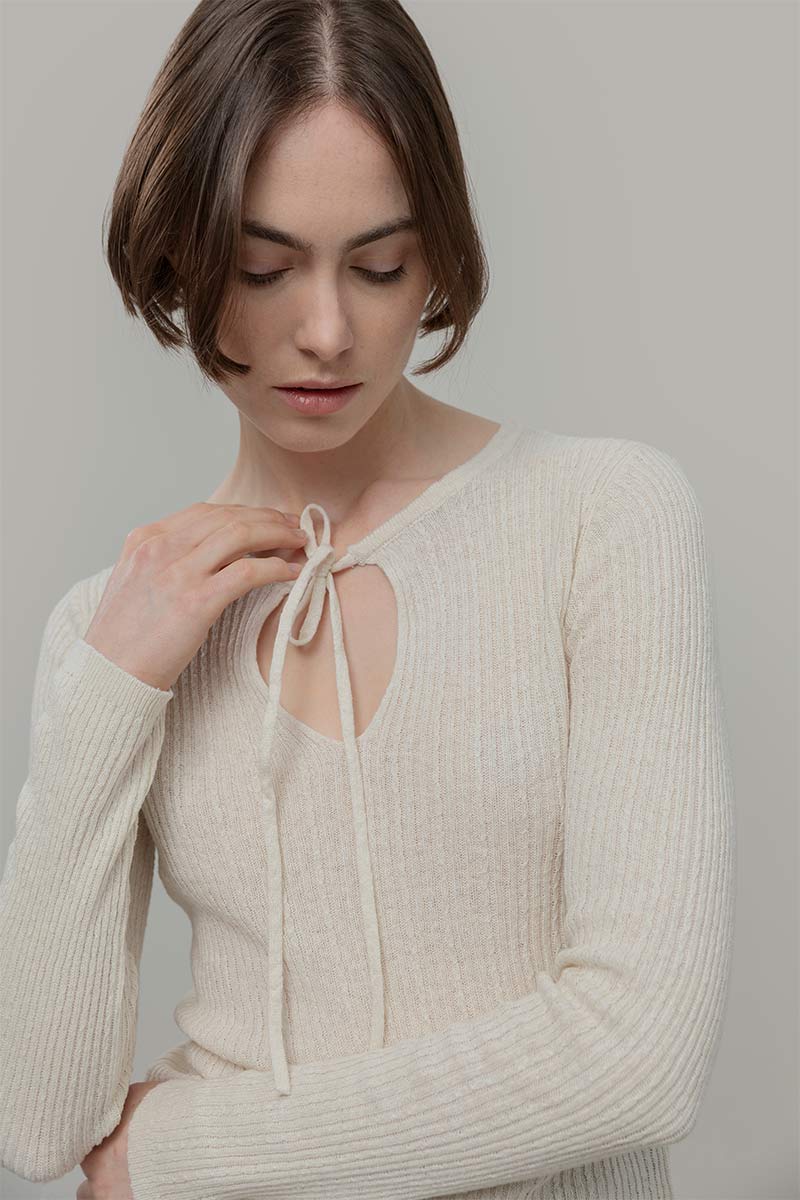 Maglia Seta Donna Nausicaa - Maglia scollo a barca con fiocco donna seta rigenerata - Rifò moda circolare made in Italy
