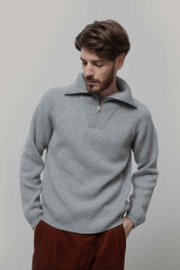 Maglione con Zip Uomo Lana Rigenerata Stefano - Rifò Lab Moda circolare made in Italy
Grigio Calce