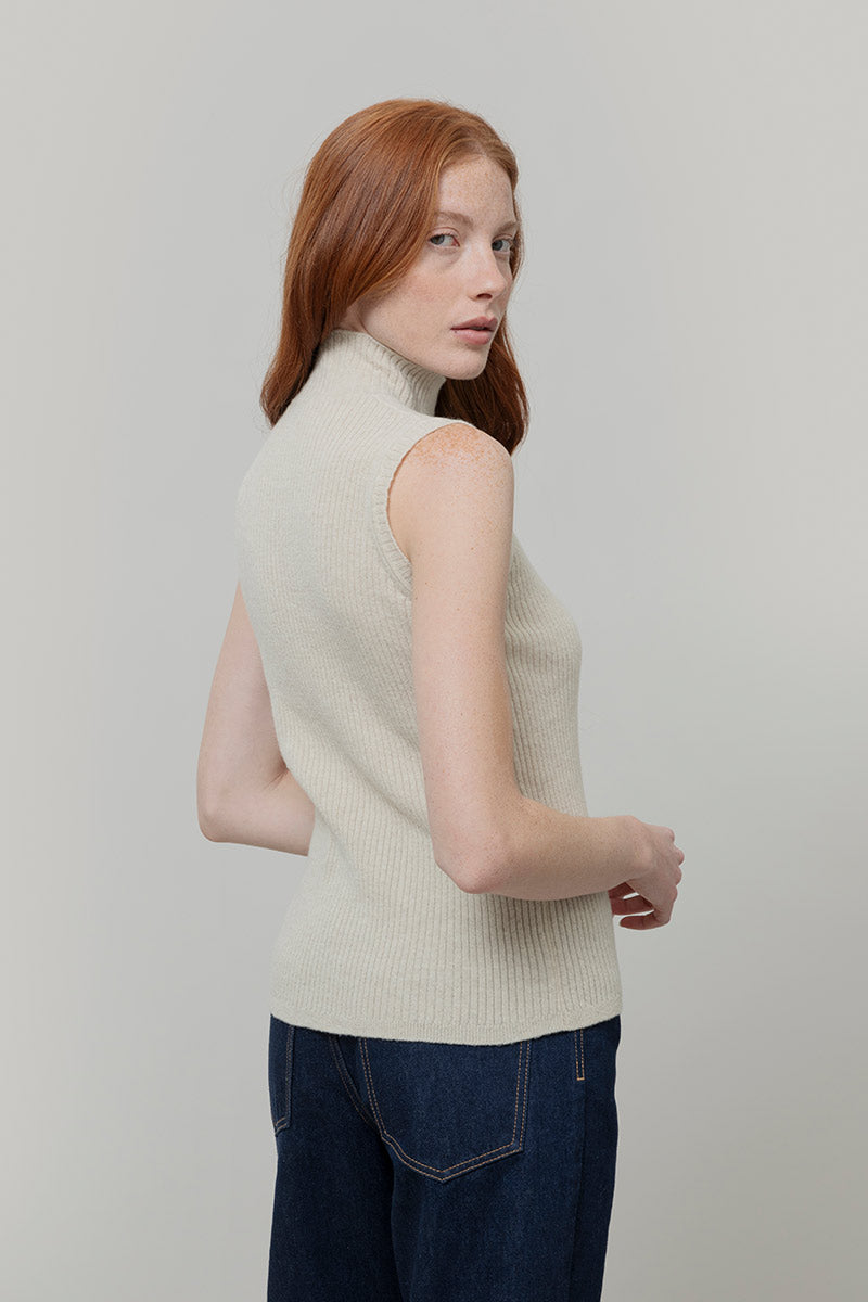 Gilet Donna Collo Alto Lana Riciclata Mariella  - Rifò Lab Moda circolare made in Italy
Beige Papiro